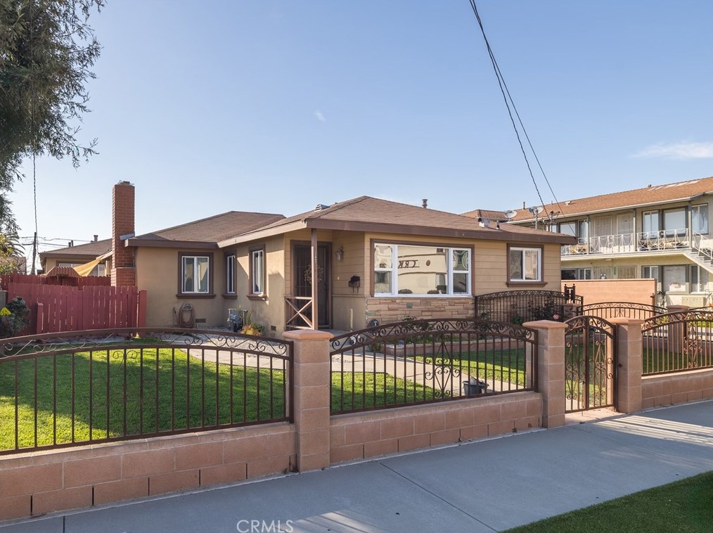 11941 York Ave, Hawthorne, CA 90250