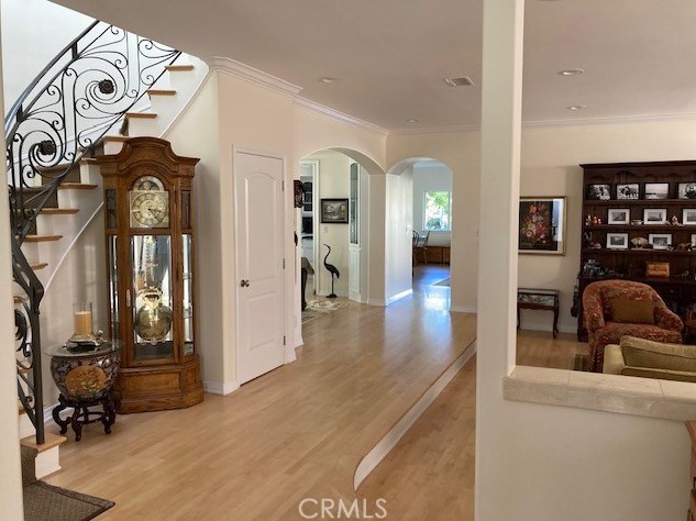 1649 8th St, Manhattan Beach, CA 90266-6352