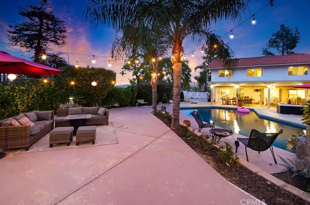 1510 Country Club Dr, Riverside CA  92506-3613 exterior