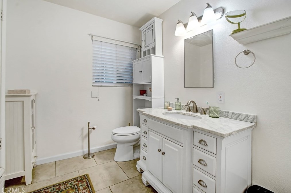 1510 Country Club Dr, Riverside CA  92506-3613 exterior