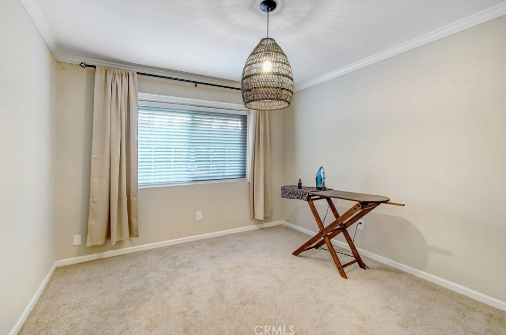 1510 Country Club Dr, Riverside CA  92506-3613 exterior