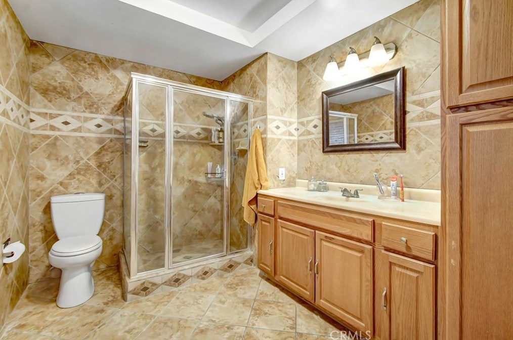1510 Country Club Dr, Riverside CA  92506-3613 exterior