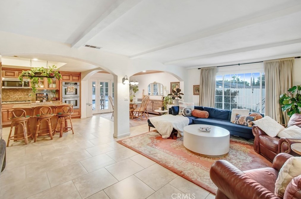 1510 Country Club Dr, Riverside CA  92506-3613 exterior