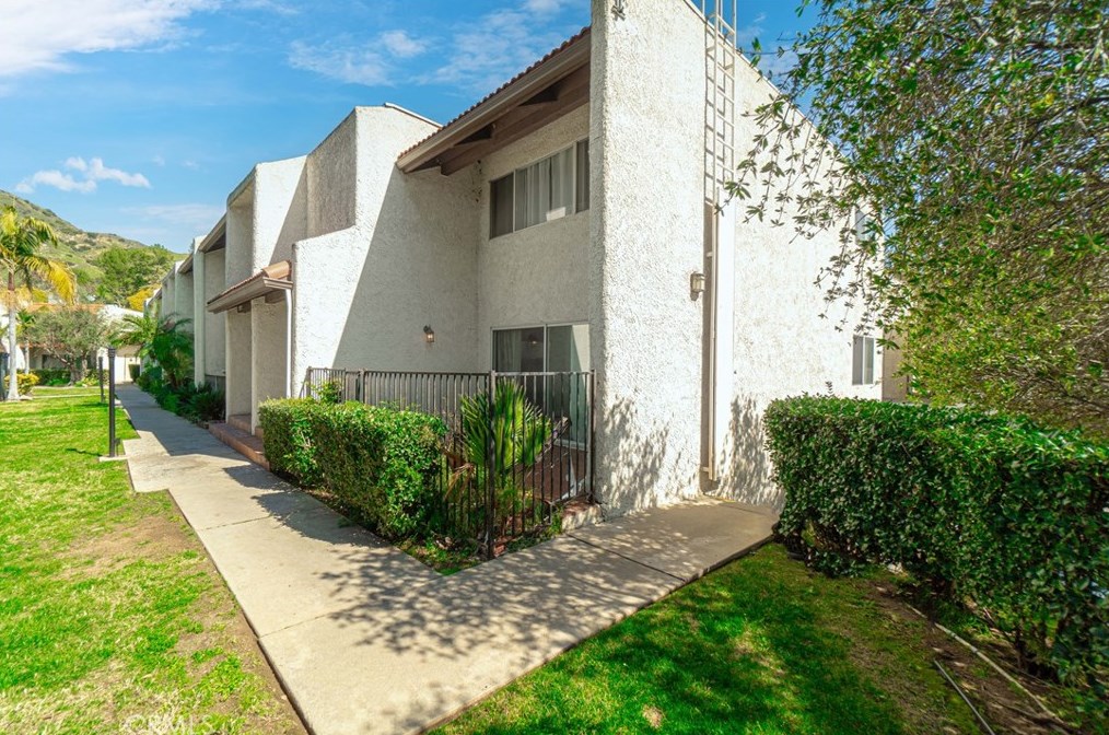 9781 Via Zibello, Burbank, CA 91504-1152