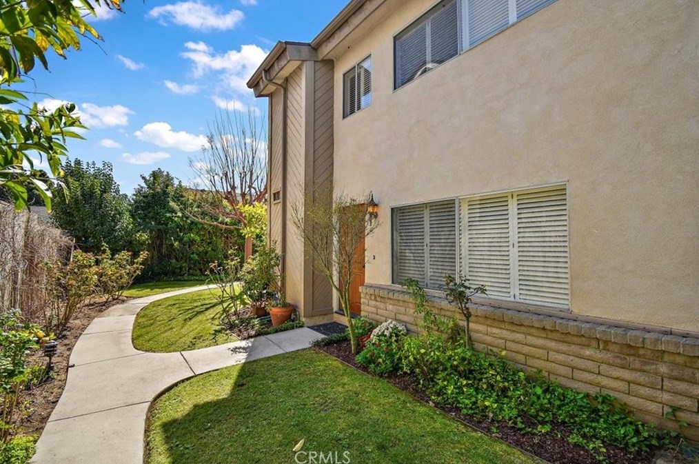 2270 241st St #8a, Lomita, CA 90717