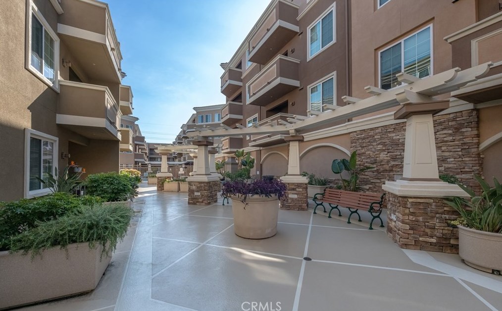 2750 Artesia Blvd, Redondo Beach, CA 90278-6947