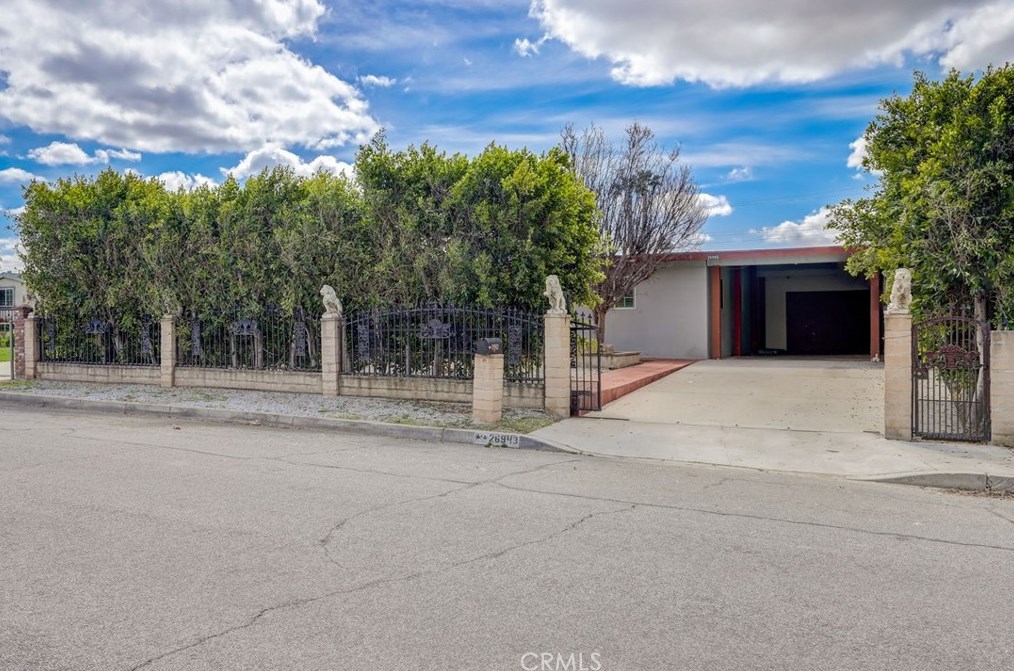 26943 Messina St, Highland, CA 92346-3123