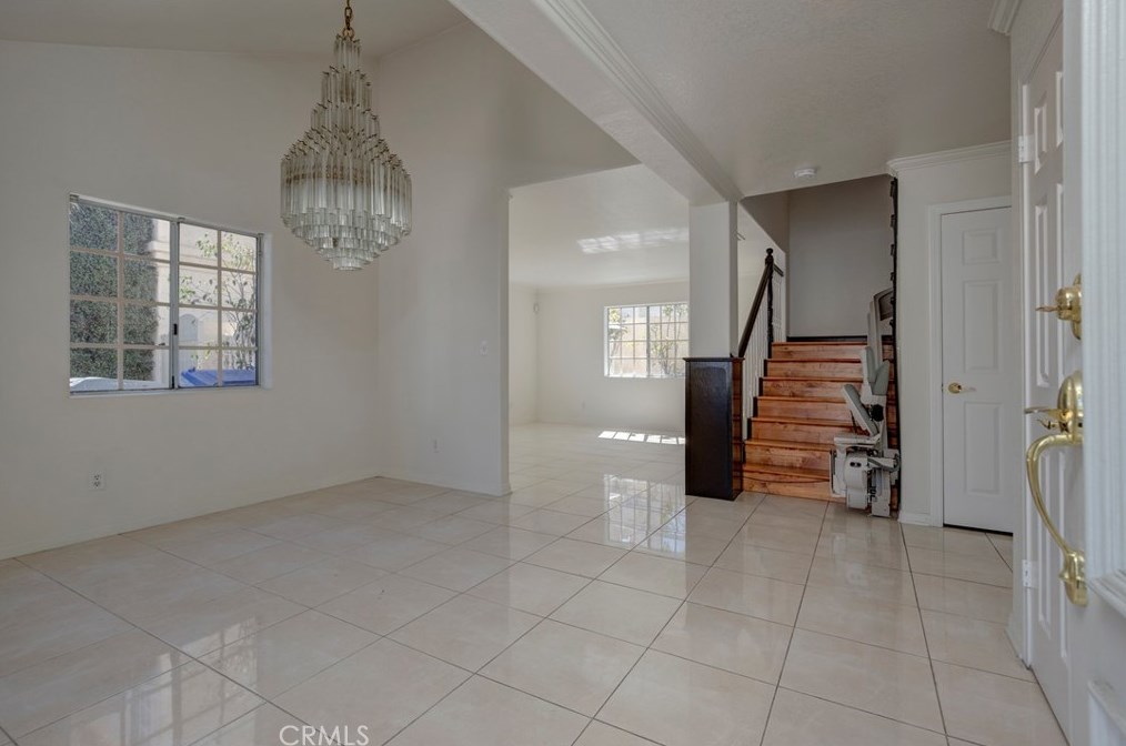 2214 Harriman Ln, Redondo Beach, CA 90278-4316