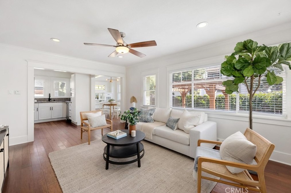 1641 10th St, Long Beach CA  90813-5035 exterior