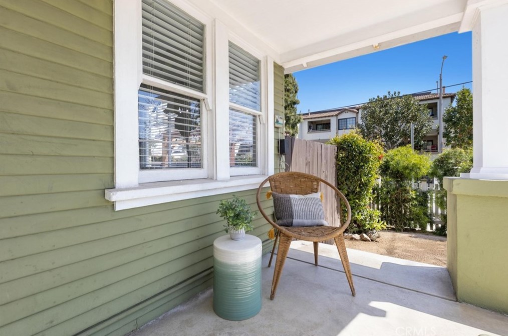 1641 10th St, Long Beach CA  90813-5035 exterior