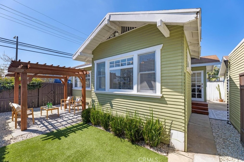 1641 10th St, Long Beach CA  90813-5035 exterior