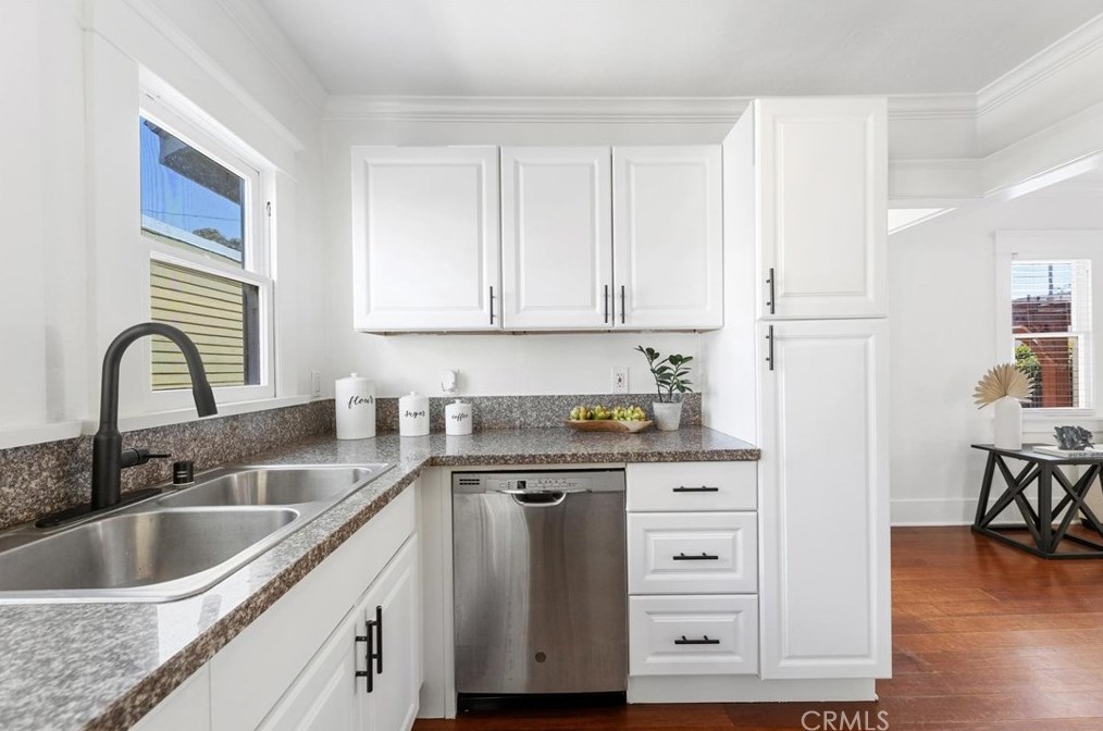 1641 10th St, Long Beach CA  90813-5035 exterior