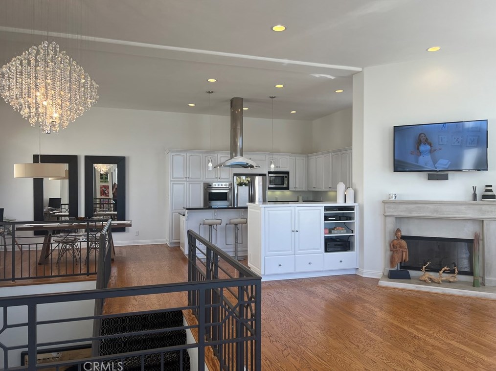 703 11th St, Hermosa Beach, CA 90254