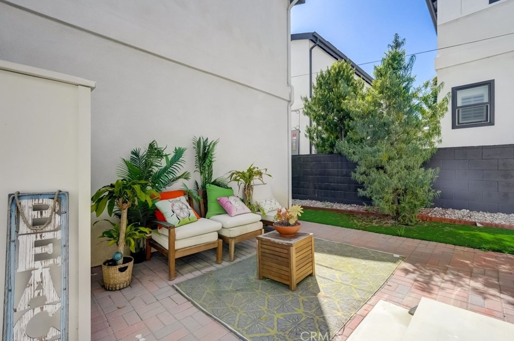 24236 Ocean Ave, Torrance CA  90505-6428 exterior