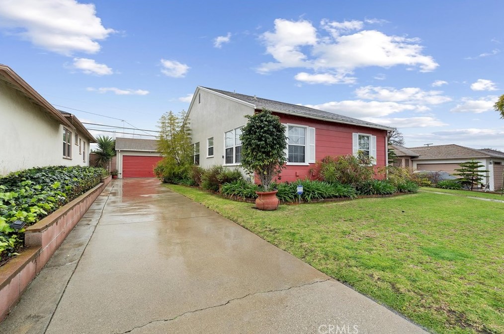 2404 W 116th St, Hawthorne, CA 90250