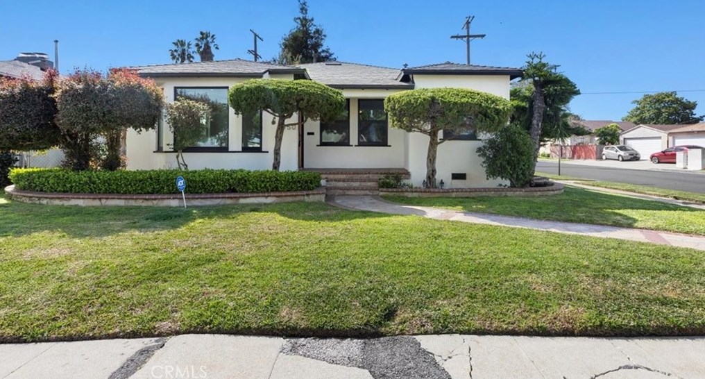 1950 94th St, Los Angeles, CA 90047-3761