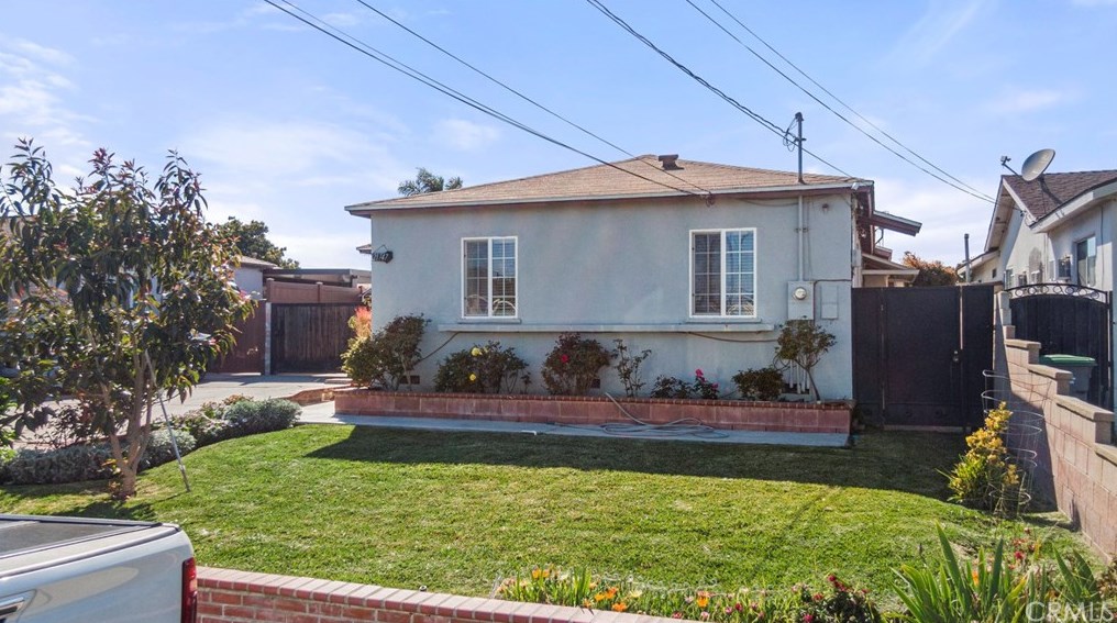 21747 Ravenna Ave, Long Beach, CA 90745-3130