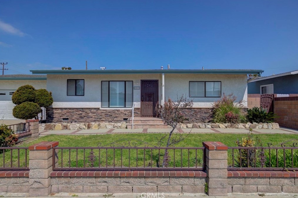 109 234th Pl, Long Beach, CA 90745-5315