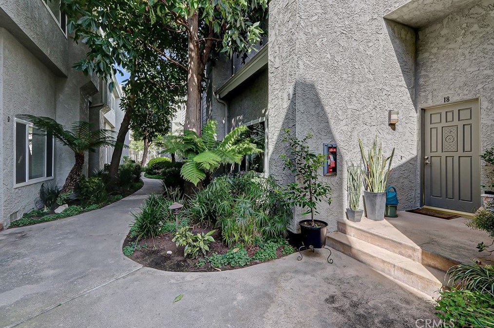 609 Meyer Ln #18, Redondo Beach, CA 90278