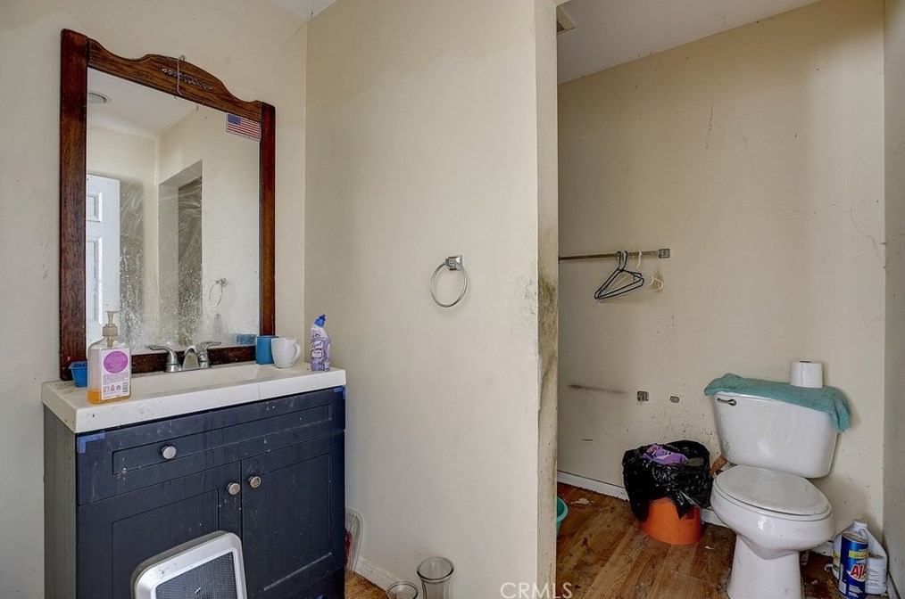 21036 Shearer Ave, Long Beach CA  90745-1234 exterior