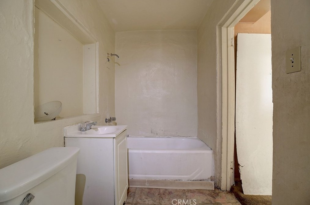 21036 Shearer Ave, Long Beach CA  90745-1234 exterior