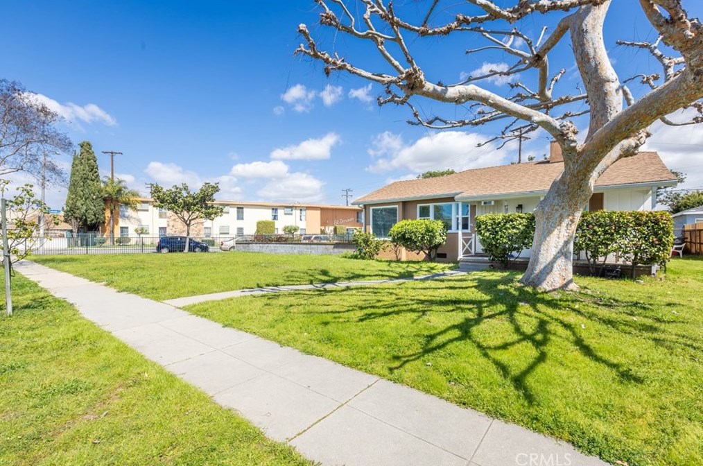 11304 Oklahoma Ave, South Gate, CA 90280