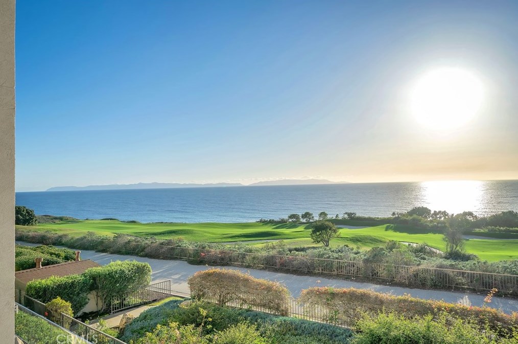 3200 La Rotonda Dr #301, Palos Verdes Estates, CA 90275