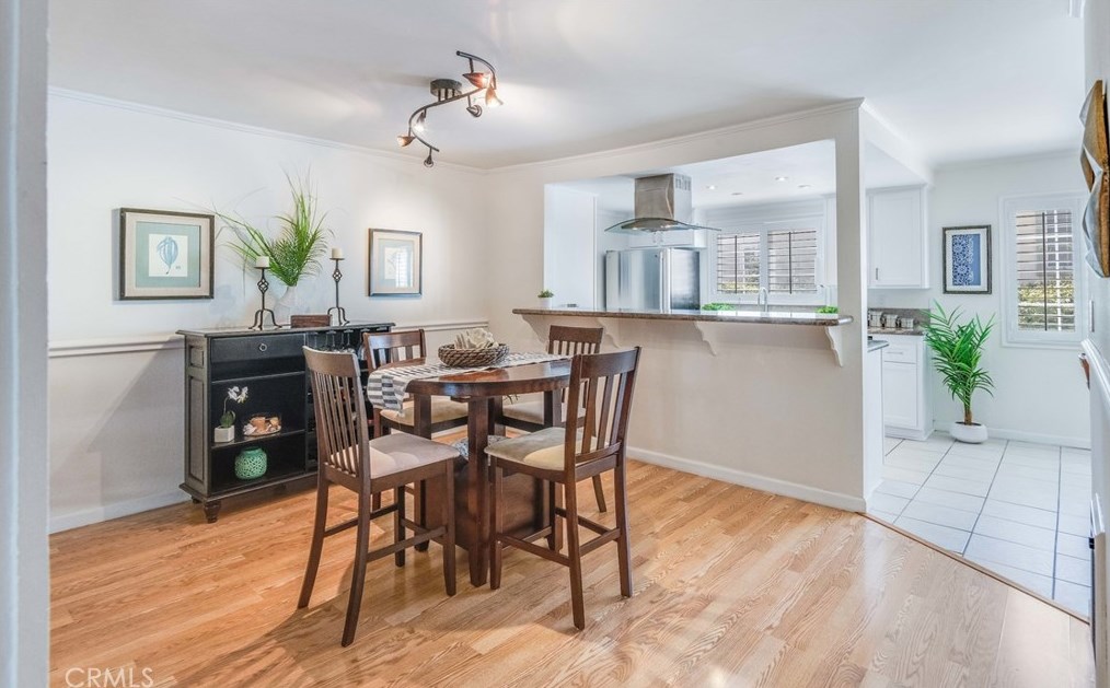 2112 Warfield Ave, Redondo Beach, CA 90278-1401