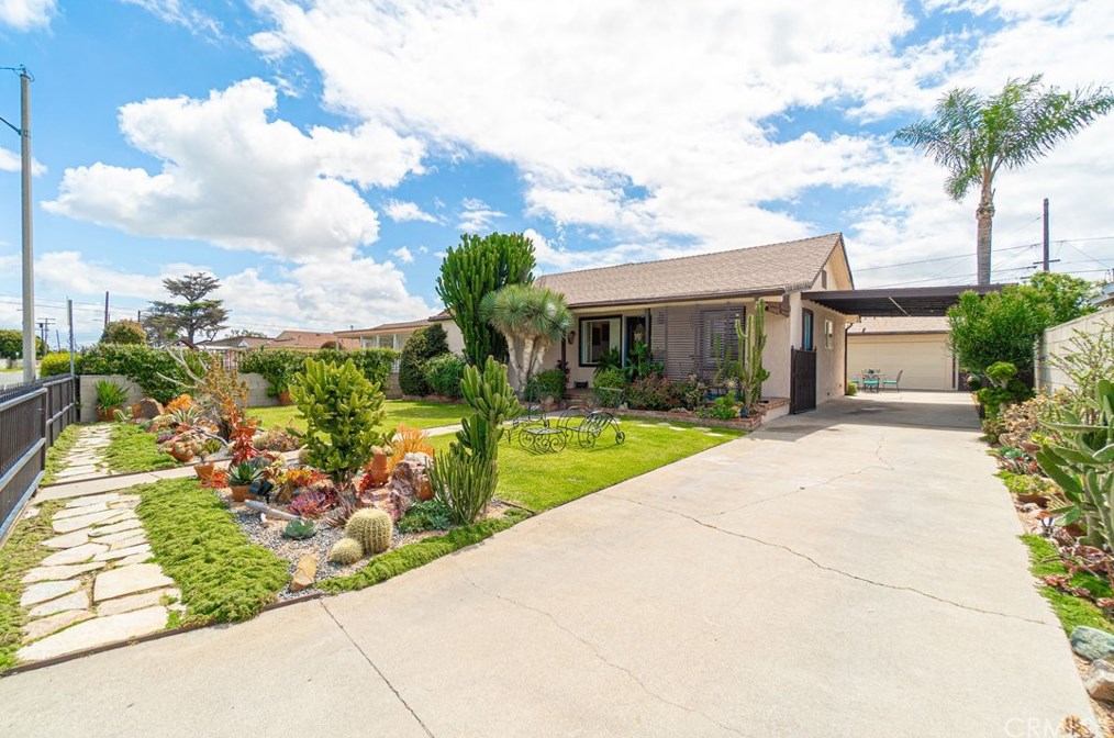 952 E 148th St, Compton, CA 90220