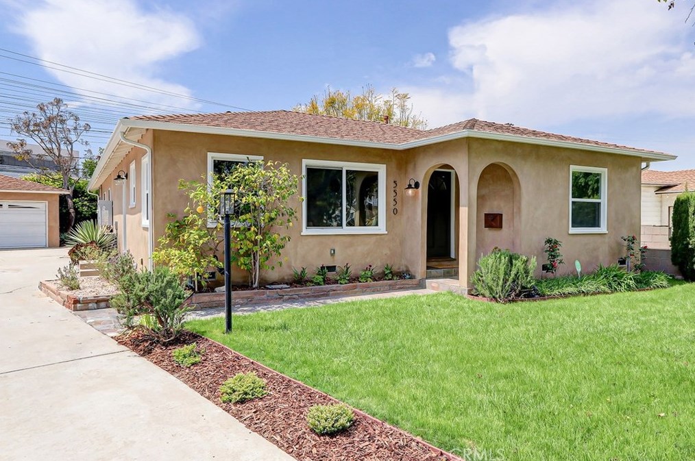 5550 W 142nd Pl, Hawthorne, CA 90250