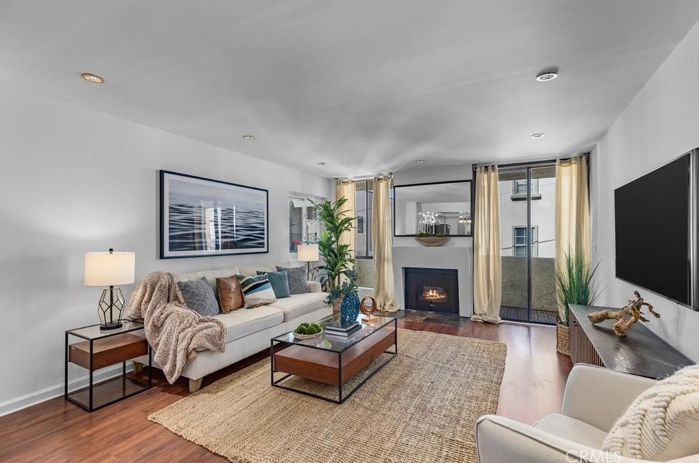 7001 S La Cienega Blvd #306, Los Angeles, CA 90045