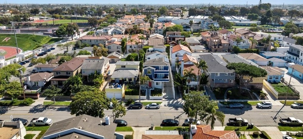 236 Juanita Ave, Redondo Beach CA  90277-3209 exterior