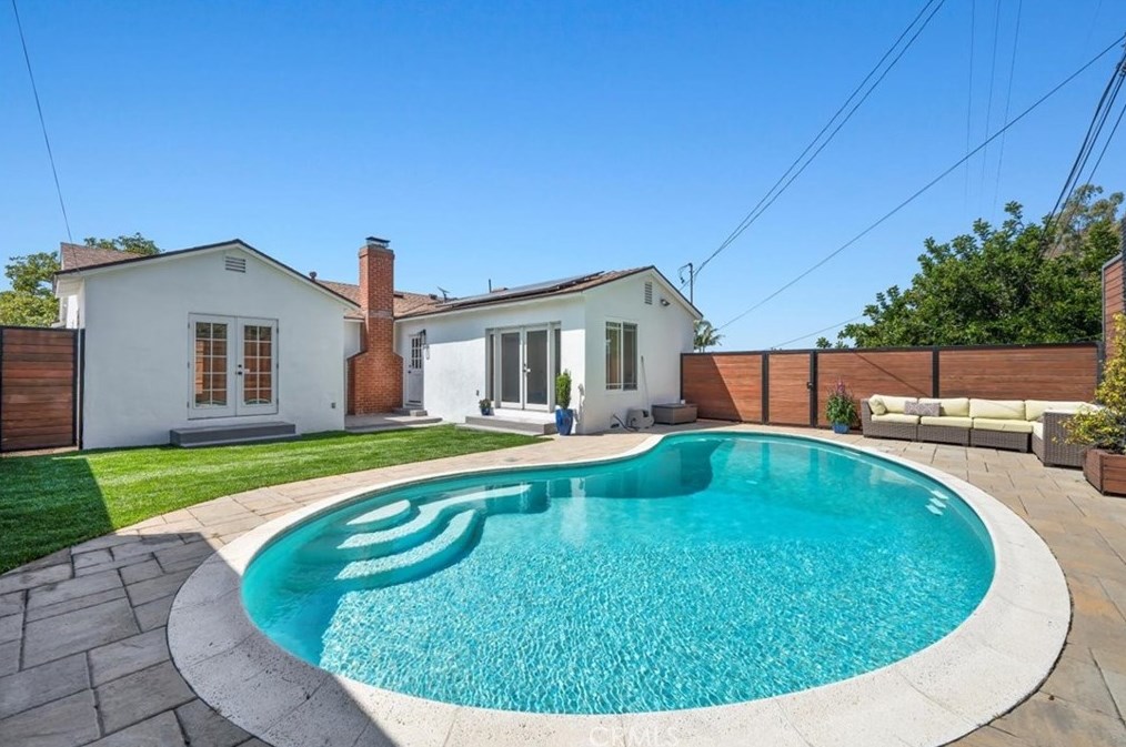 5885 W 74th St, Los Angeles, CA 90045