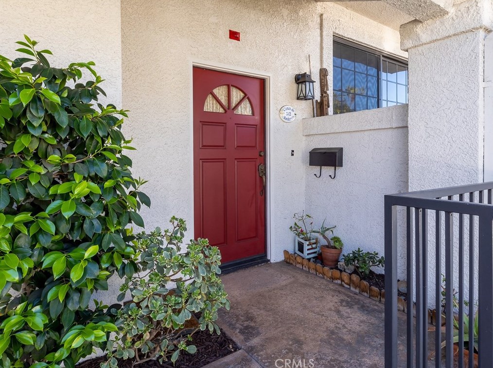 312 Diamond St, Redondo Beach, CA 90277-2832