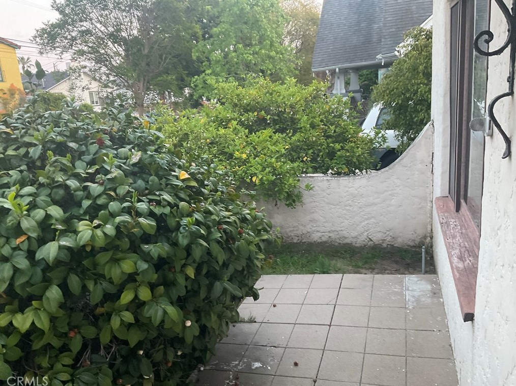1439 Ellsmere Ave, Los Angeles CA  90019-3823 exterior