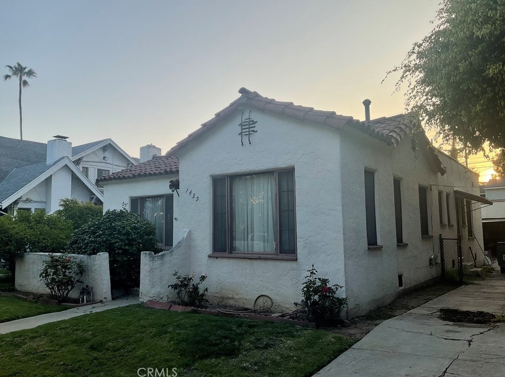 1439 Ellsmere Ave, Los Angeles CA  90019-3823 exterior