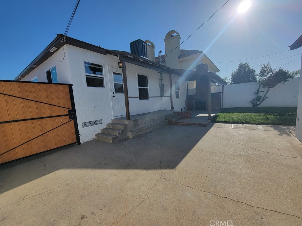 625 31 St, Long Beach CA 90806-1301 exterior