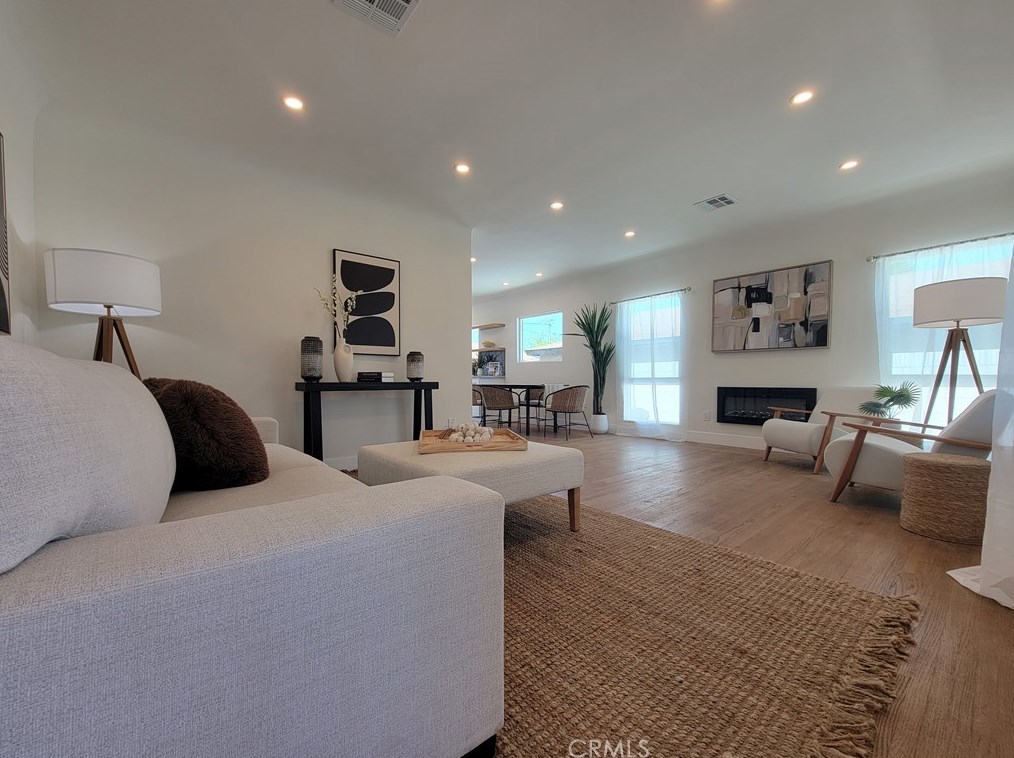 625 31 St, Long Beach CA 90806-1301 exterior