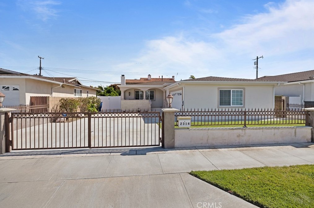2314 236th Pl, Torrance, CA 90501-5951