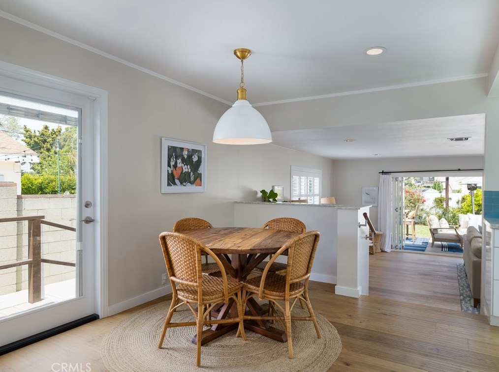 7822 Boeing Ave, Los Angeles CA  90045-3120 exterior