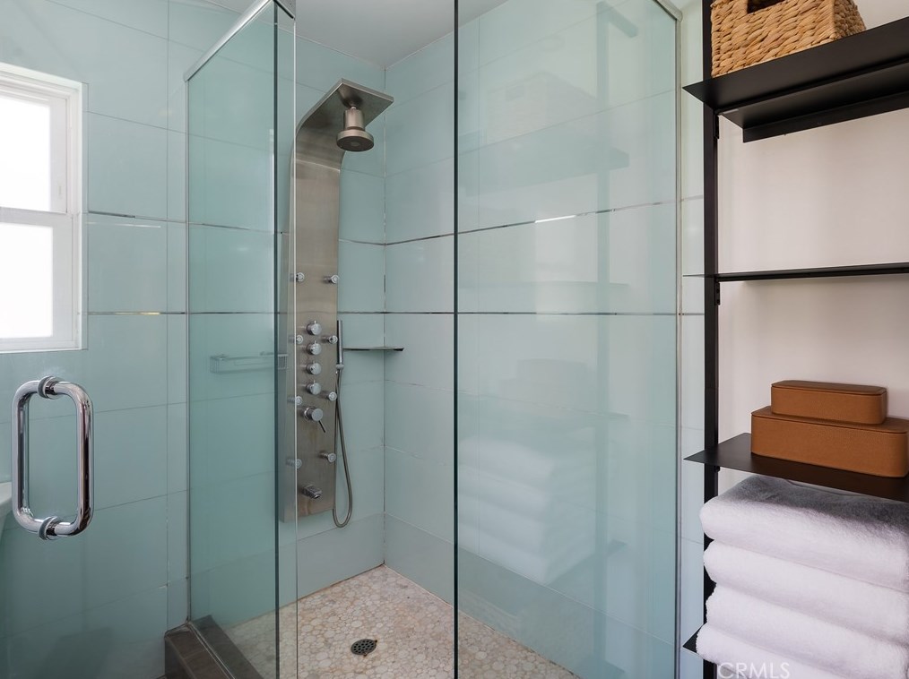 7822 Boeing Ave, Los Angeles CA  90045-3120 exterior