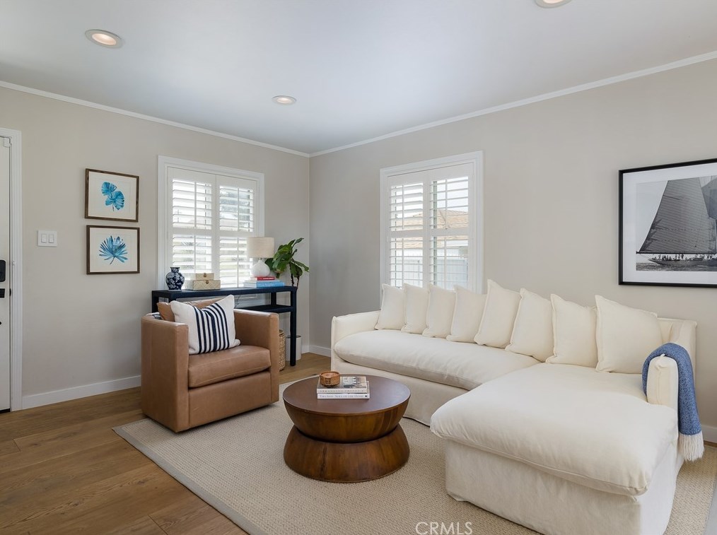 7822 Boeing Ave, Los Angeles CA  90045-3120 exterior