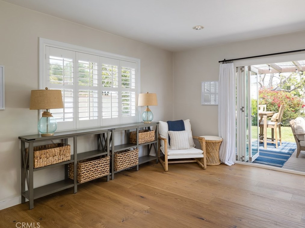 7822 Boeing Ave, Los Angeles CA  90045-3120 exterior