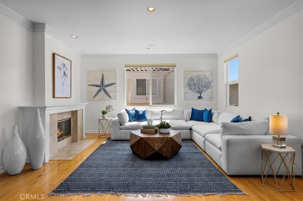 716 N Guadalupe Ave #b, Redondo Beach, CA 90277