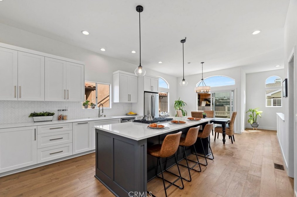 1078 Monterey Blvd, Hermosa Beach CA  90254-3745 exterior