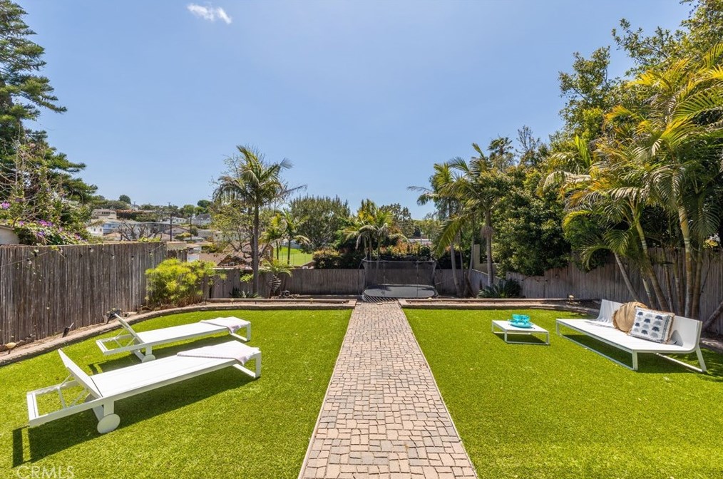 422 Maple Ave, El Segundo CA  90245-2422 exterior