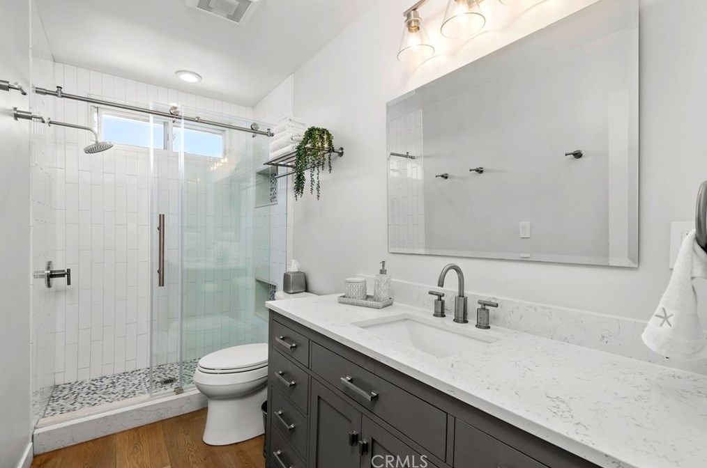 422 Maple Ave, El Segundo CA  90245-2422 exterior