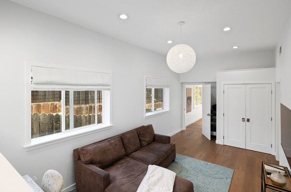 422 Maple Ave, El Segundo CA  90245-2422 exterior