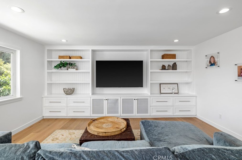 422 Maple Ave, El Segundo CA  90245-2422 exterior