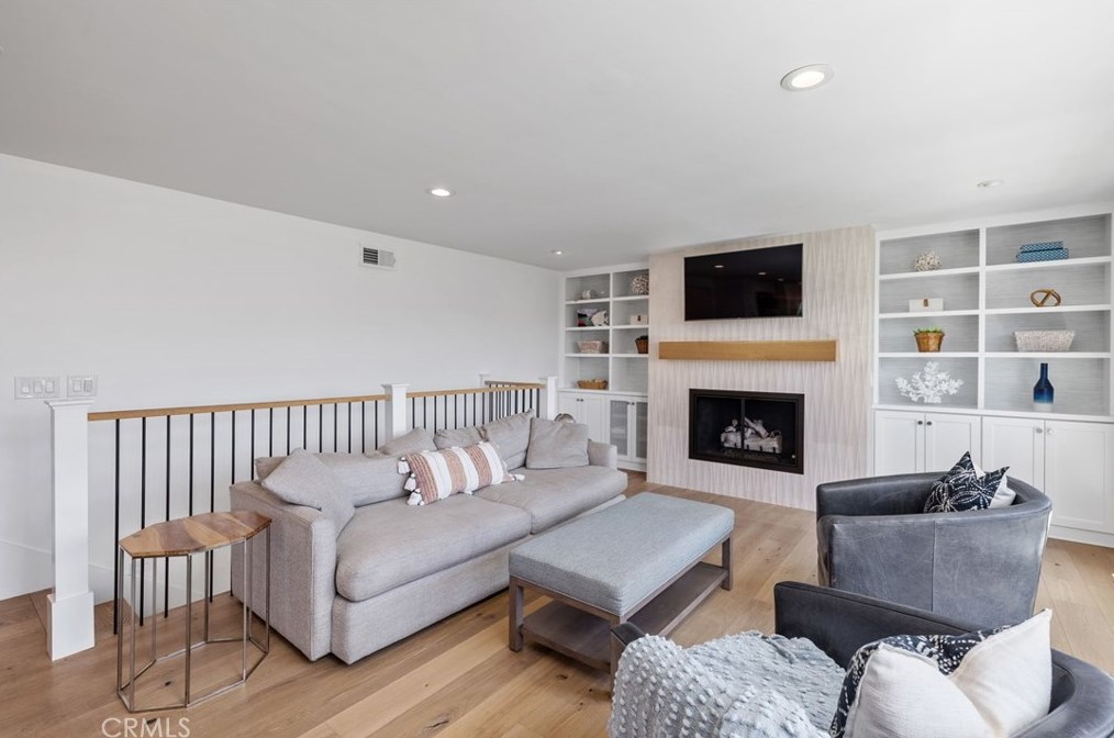 422 Maple Ave, El Segundo CA  90245-2422 exterior